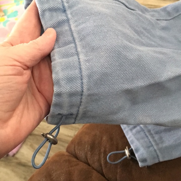 FOREVER 21 CARGO JEANS SIZE 24Wx26L LIGHT BLUE GREAT CONDITION! - Picture 7 of 8